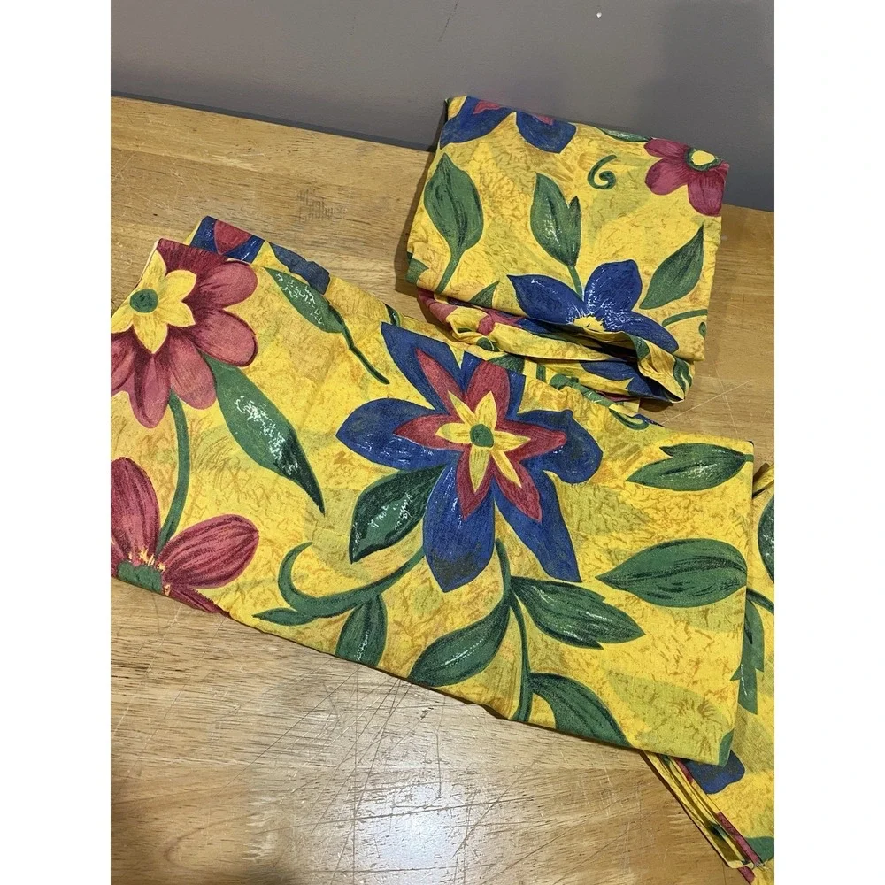 The Unbranded Brand flower power